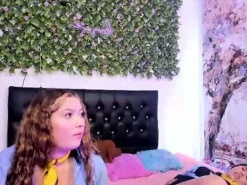 zoe_and_valeria