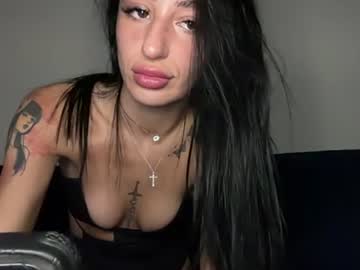 arianamilos06
