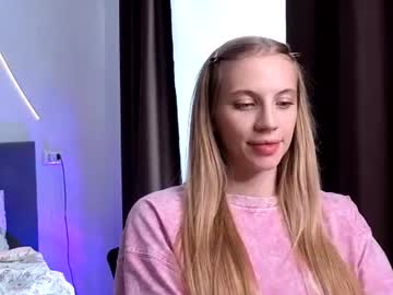 mia_silk
