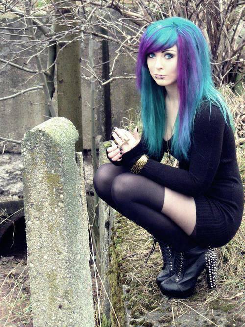 PUNK,GOTH,TATS AND ROCKING BABES BY GINA AND TARA — 13