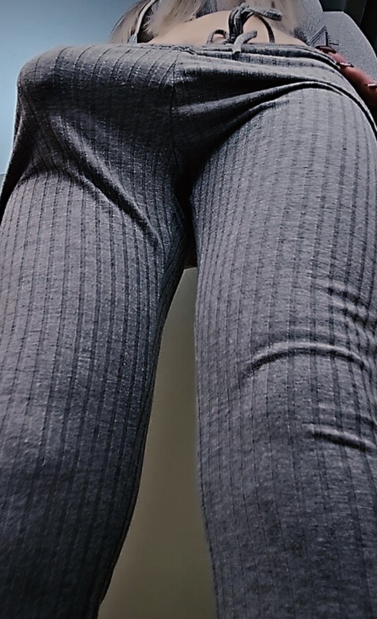 Big Cock Shemale Bulges — 52