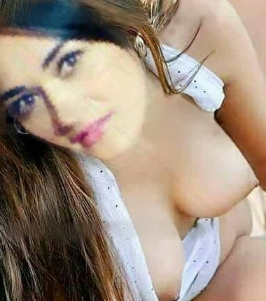 Mis amigas mostrando sus atributos y provocandonos — 21