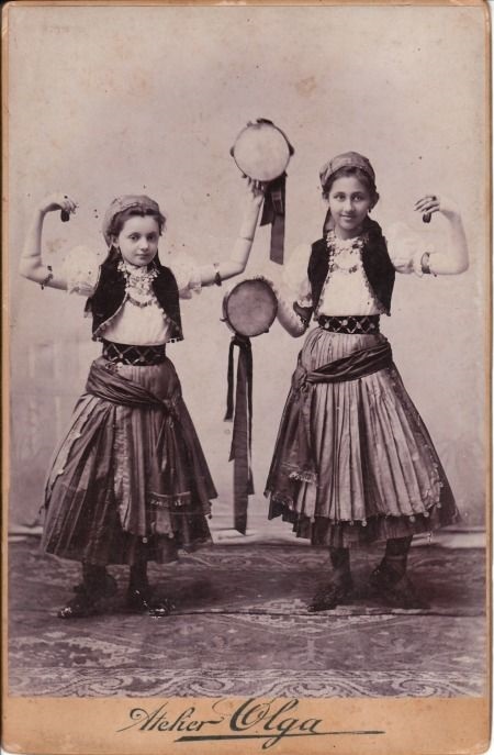 Vintage Gypsy Dancers — 32