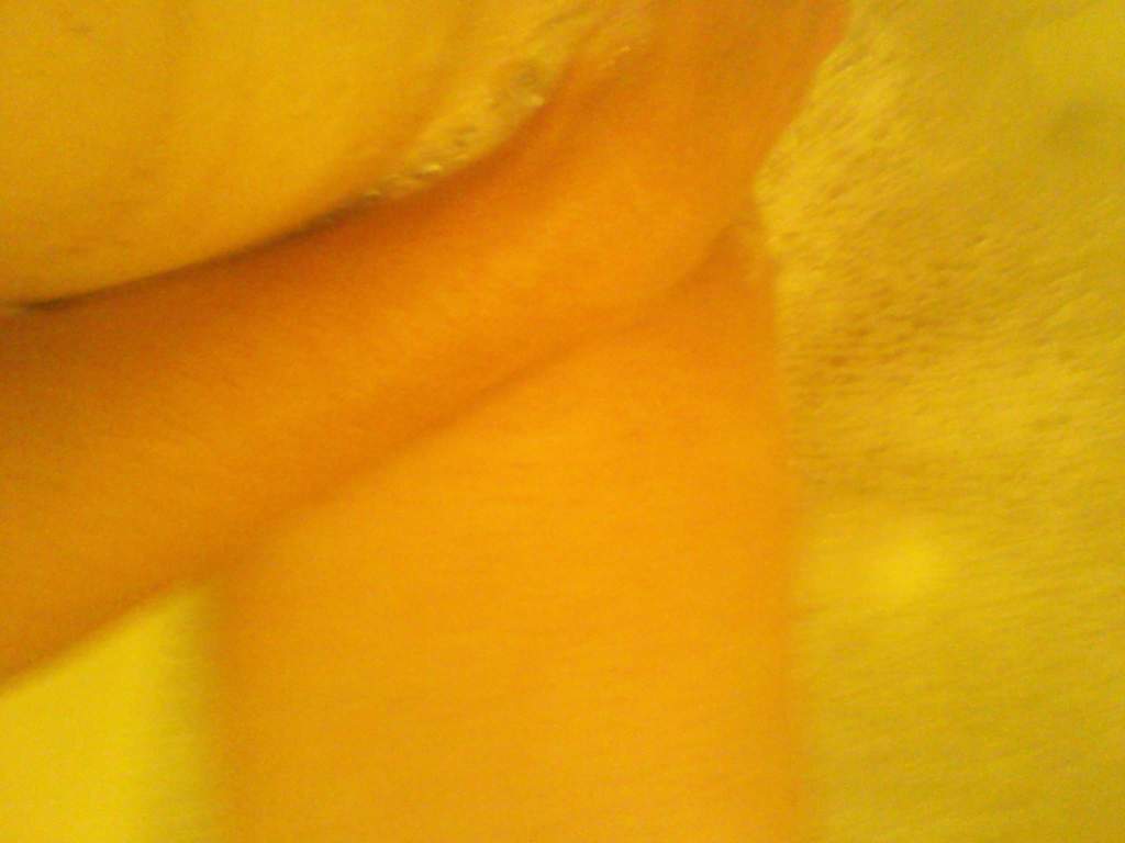 My wife relaxes and shaves her pussy in the bath — 34