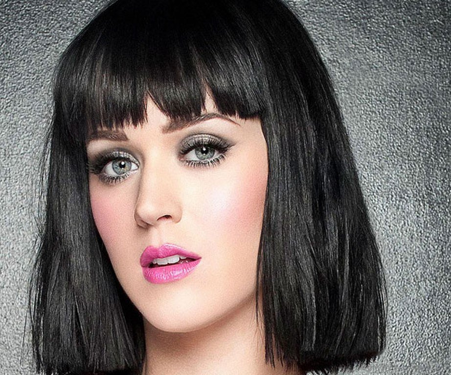 Stunning Celebrities With Bangs!!!! — 49
