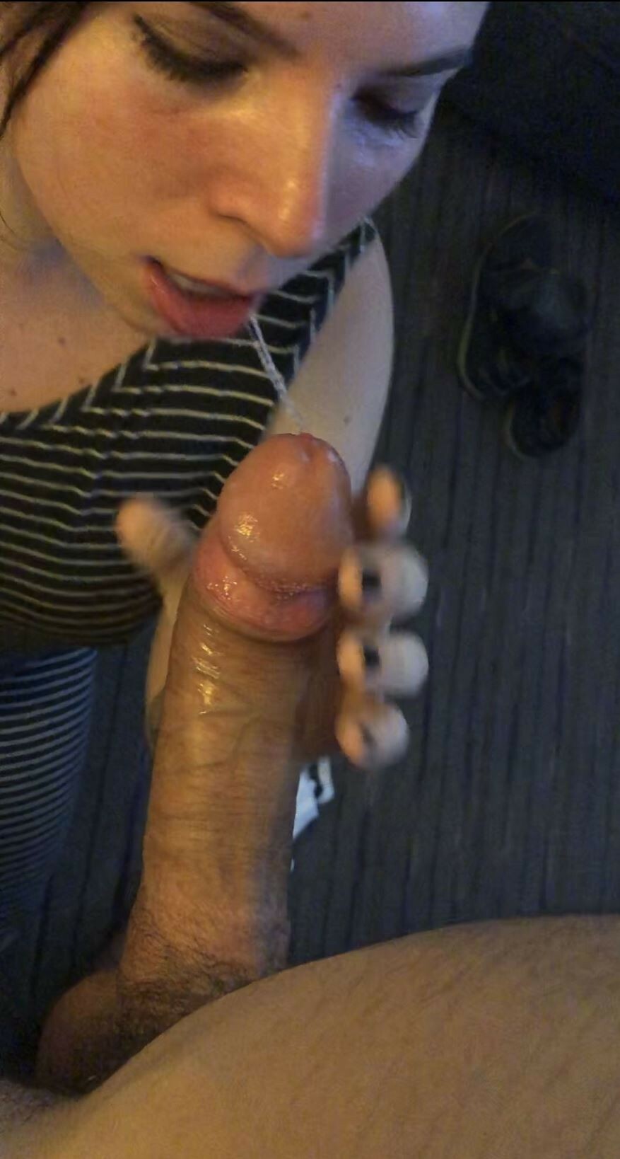 Girls holding / admiring cock — 27