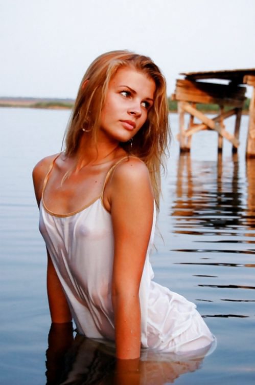 WET T-SHIRTS BABES BY TIFFANY — 12