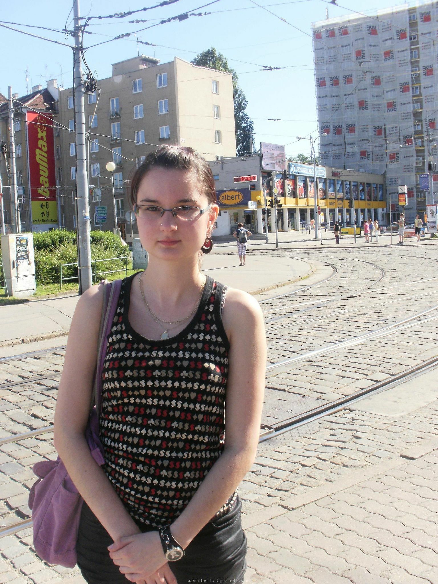 Brunette 120 — 7